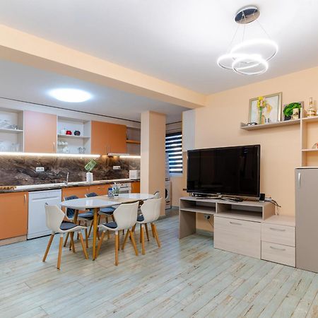 Mirela Guest Apartment Veliko Tărnovo Exteriör bild
