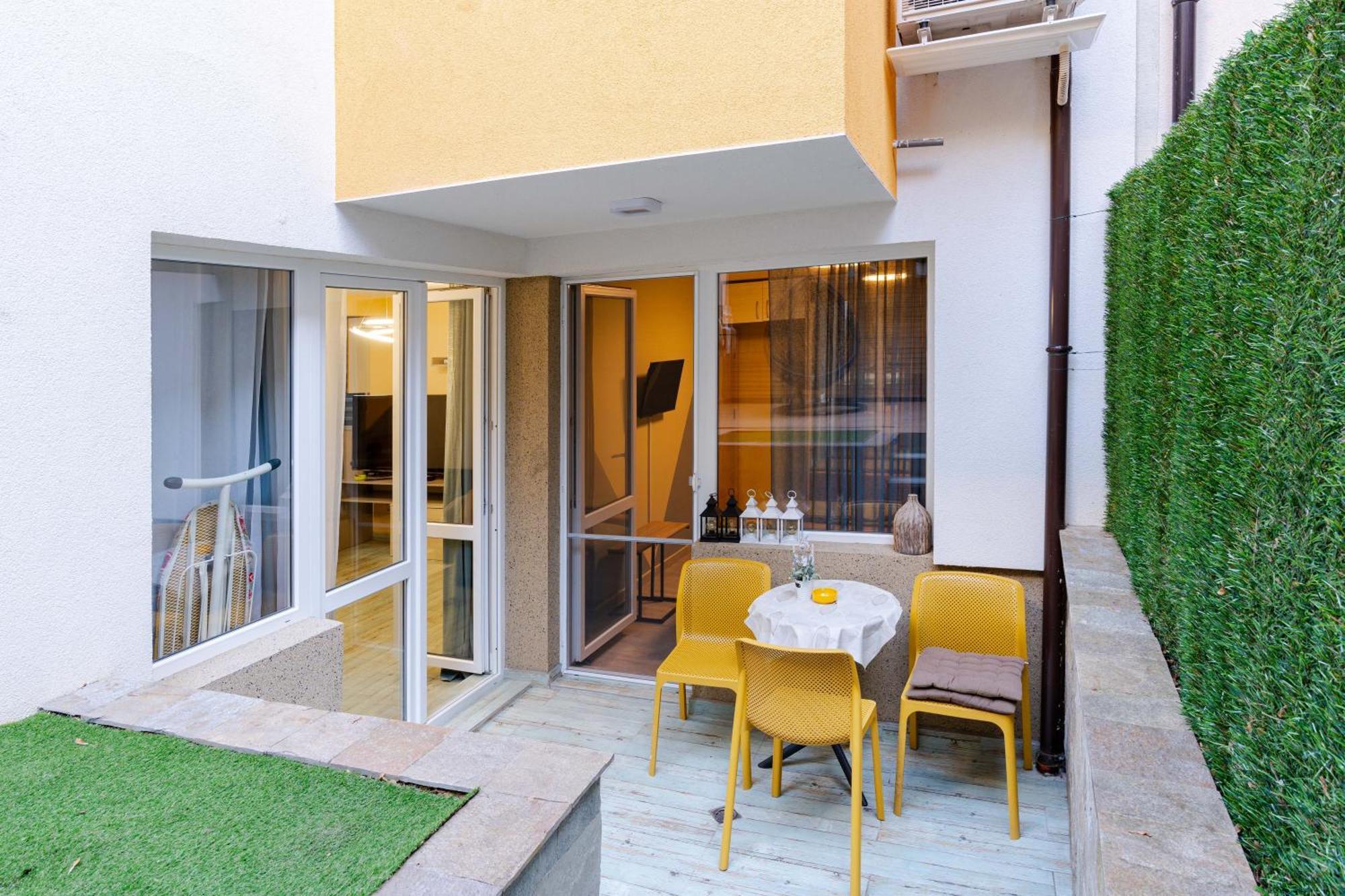 Mirela Guest Apartment Veliko Tărnovo Exteriör bild