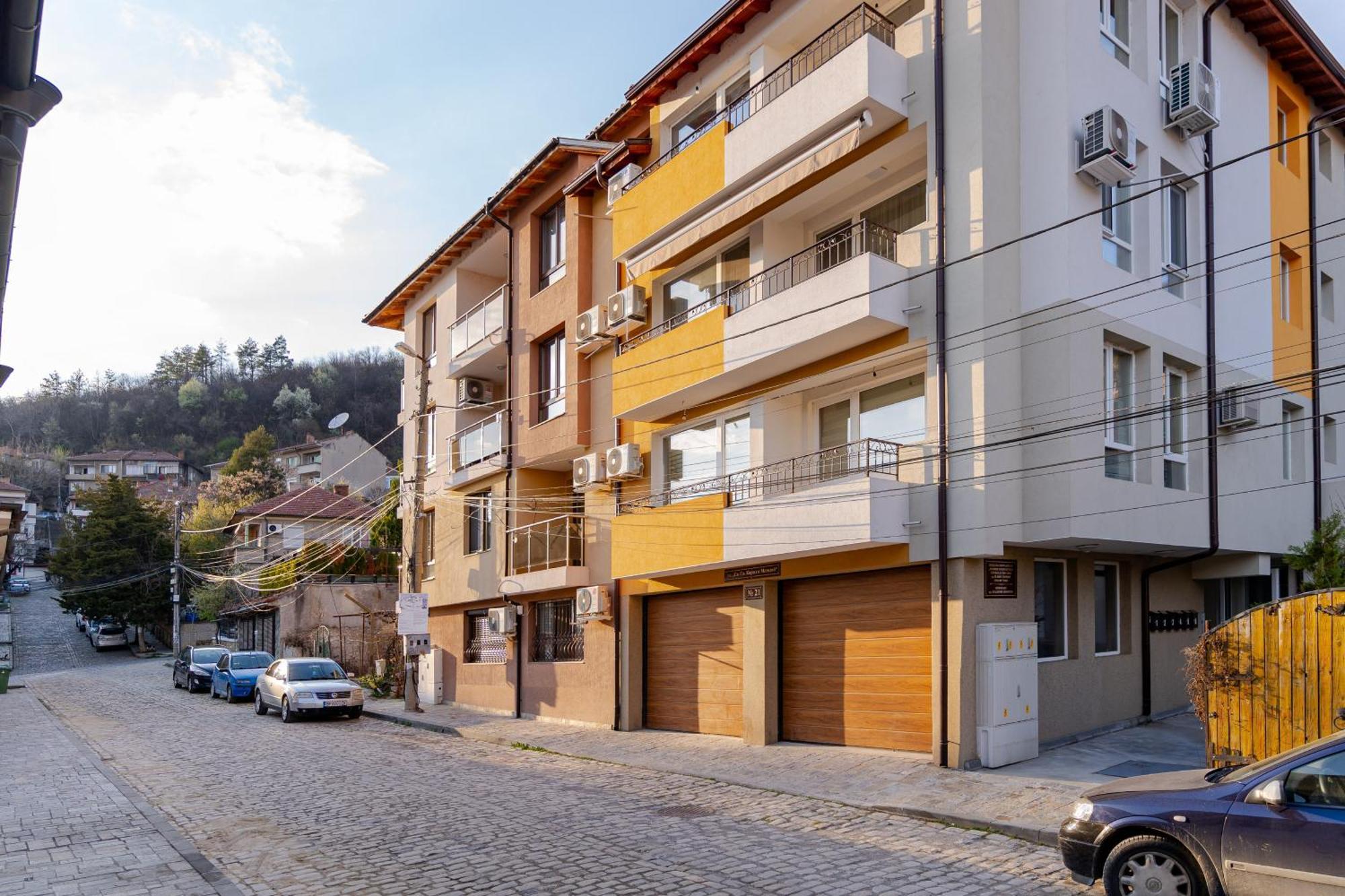 Mirela Guest Apartment Veliko Tărnovo Exteriör bild
